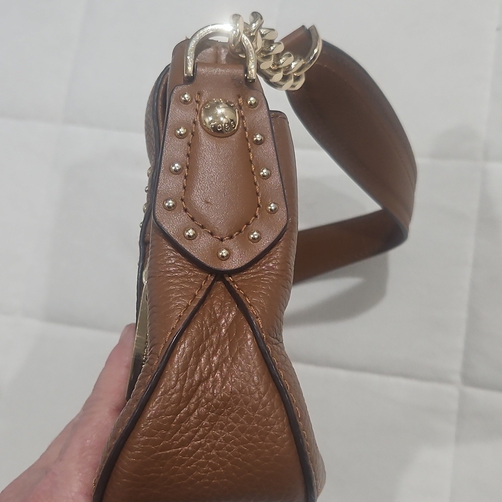 Michael Kors Tan Leather Shoulder Bag with Gold Accents - Picture 13 of 16
